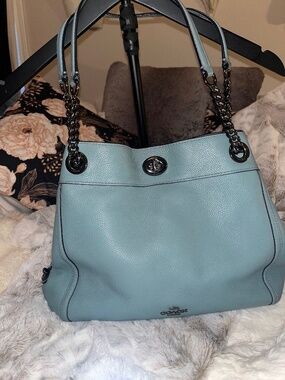 Coach Turnlock Edie Shoulder Bag # 36855 AKA Edie 31 Model( MINOR IMPERFECTIONS)